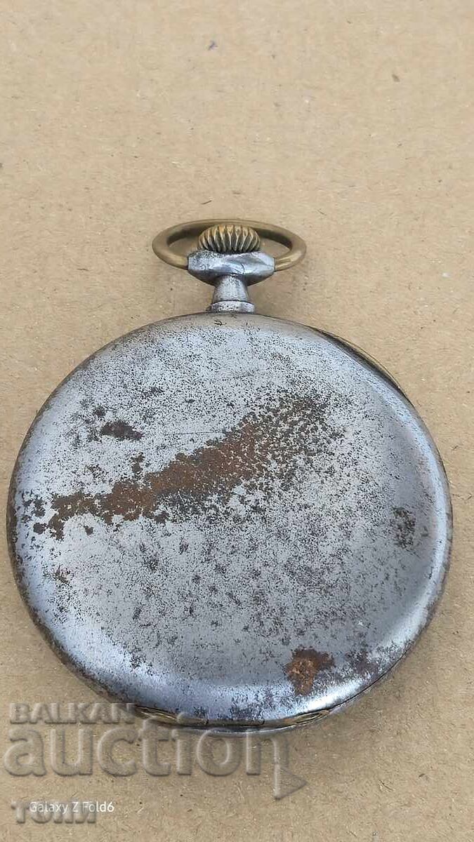 INVICTA SWISS MADE MILITARY RAR NU FUNCȚIONEAZĂ !!!!! cu preț € 11.00 | 21.51 BGN