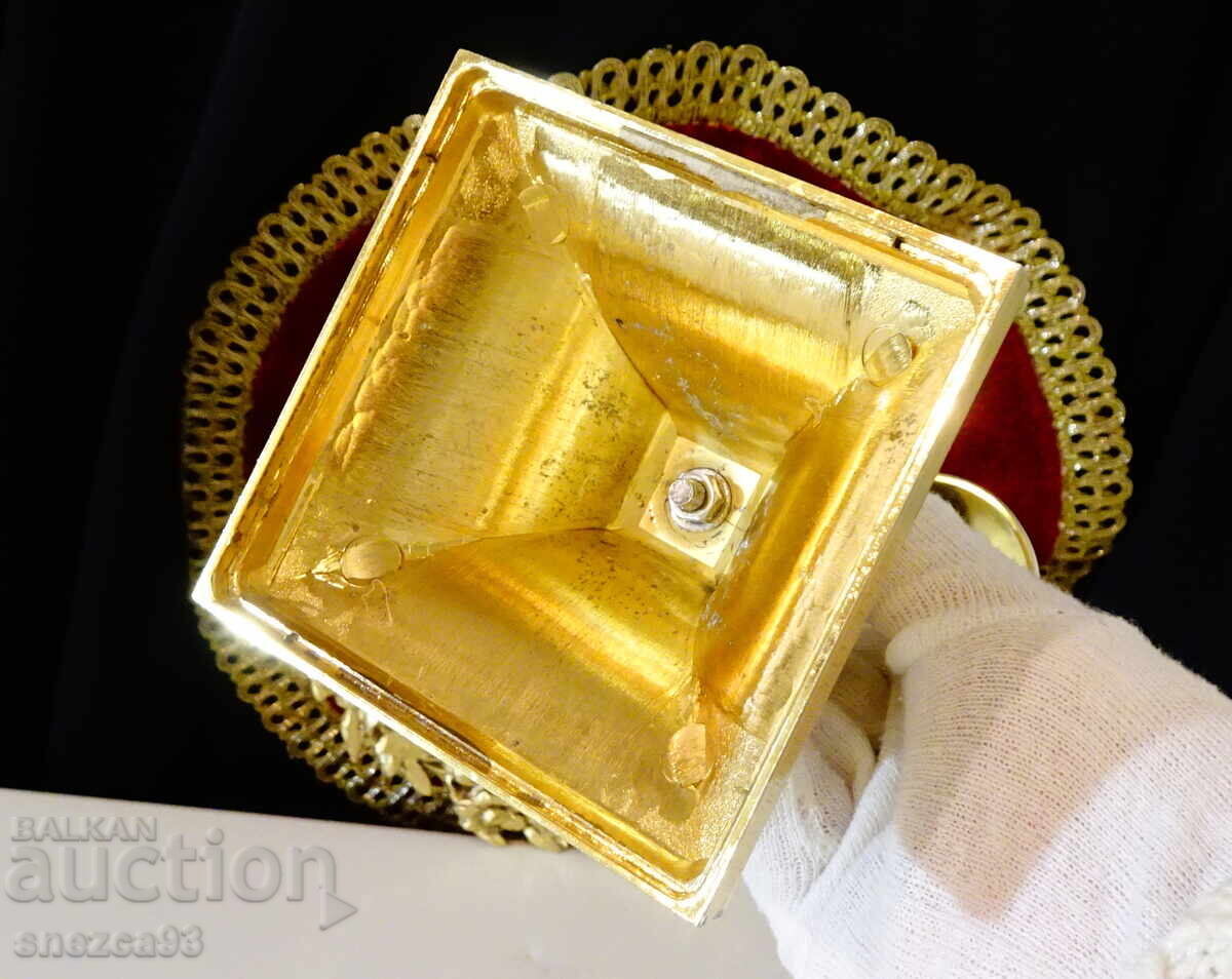 Delivery of Gilded bronze candlestick 22 cm, 500 g Delivery of Gilded bronze candlestick 22 cm, 500 g