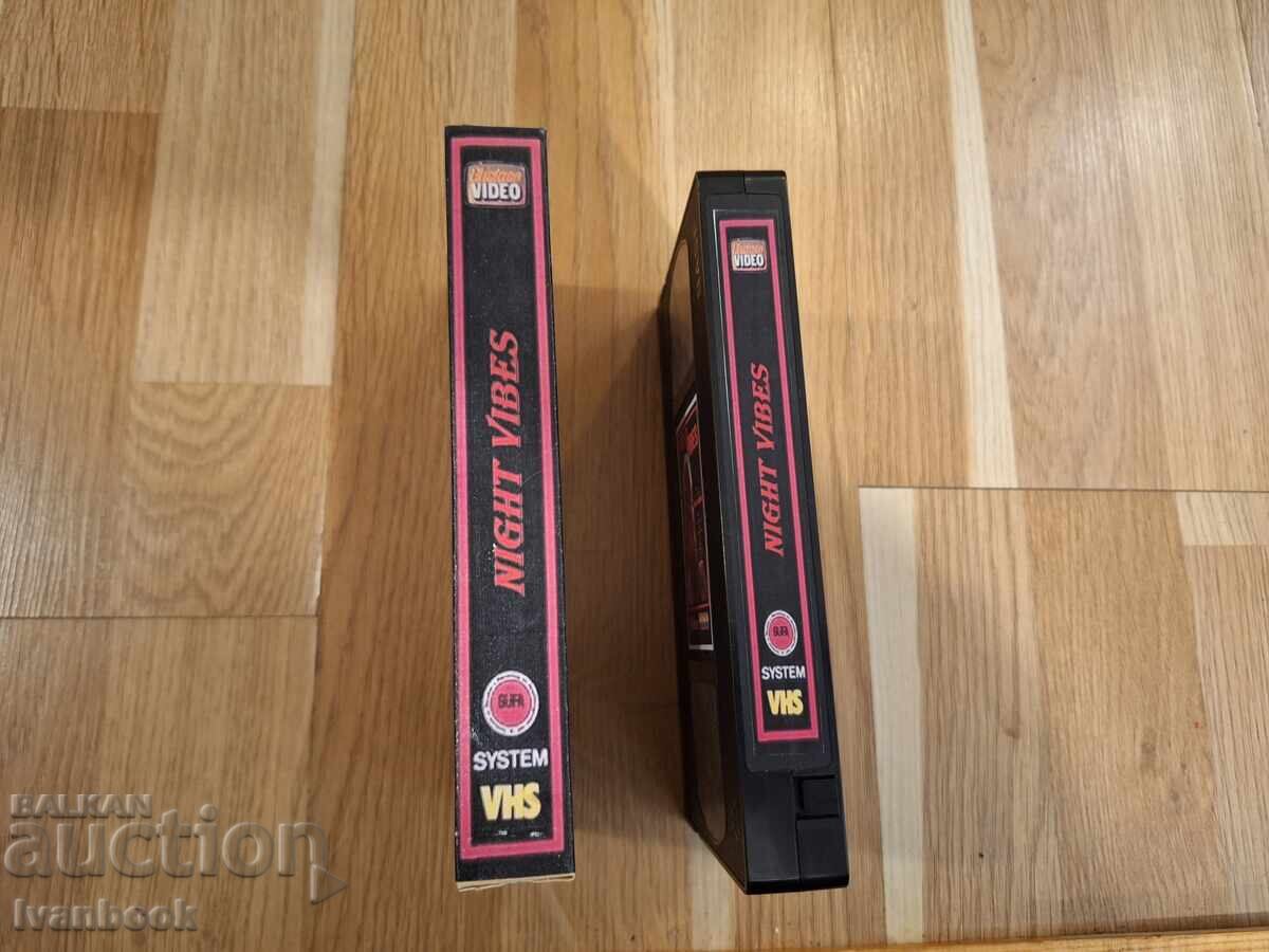 Видео касета VHS - Еротика ХХХ с цена € 4.80 | 9.39 лв.