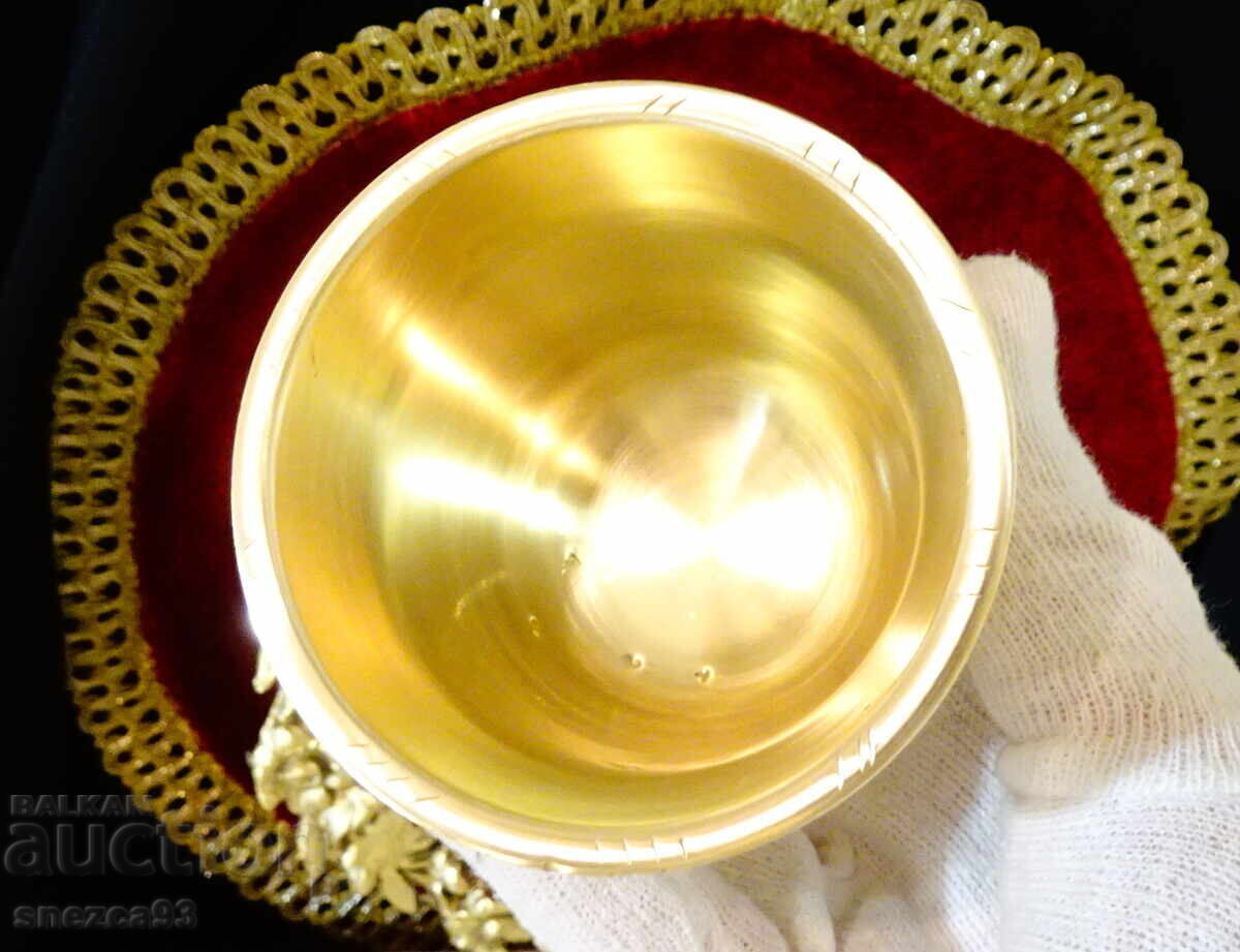 Χάλκινο γουδί με γουδοχέρι 620 γρ., χαραγμένο, σφραγίδα με τιμή € 34.00 | 66.50 BGN Χάλκινο γουδί με γουδοχέρι 620 γρ., χαραγμένο, σφραγίδα με τιμή € 34.00 | 66.50 BGN