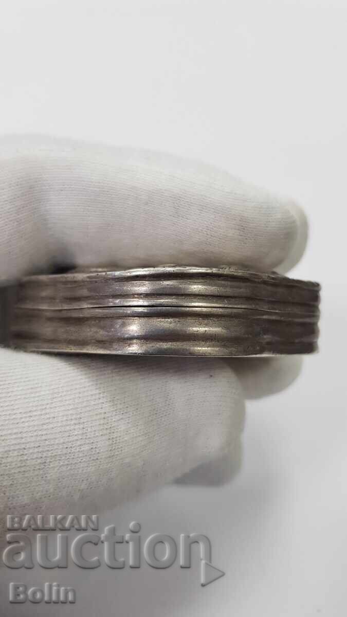 Licitație Cutie de tabac rară, unică, din perioada Renașterii Naționale - Secolul 19 Licitație Cutie de tabac rară, unică, din perioada Renașterii Naționale - Secolul 19