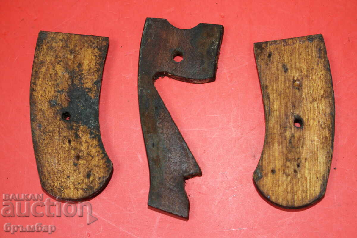 Δημοπρασία Ρωσικά ξύλινα χερούλια για ρεβόλβερ Nagant (Ναγκάν) κομισάριου Δημοπρασία Ρωσικά ξύλινα χερούλια για ρεβόλβερ Nagant (Ναγκάν) κομισάριου