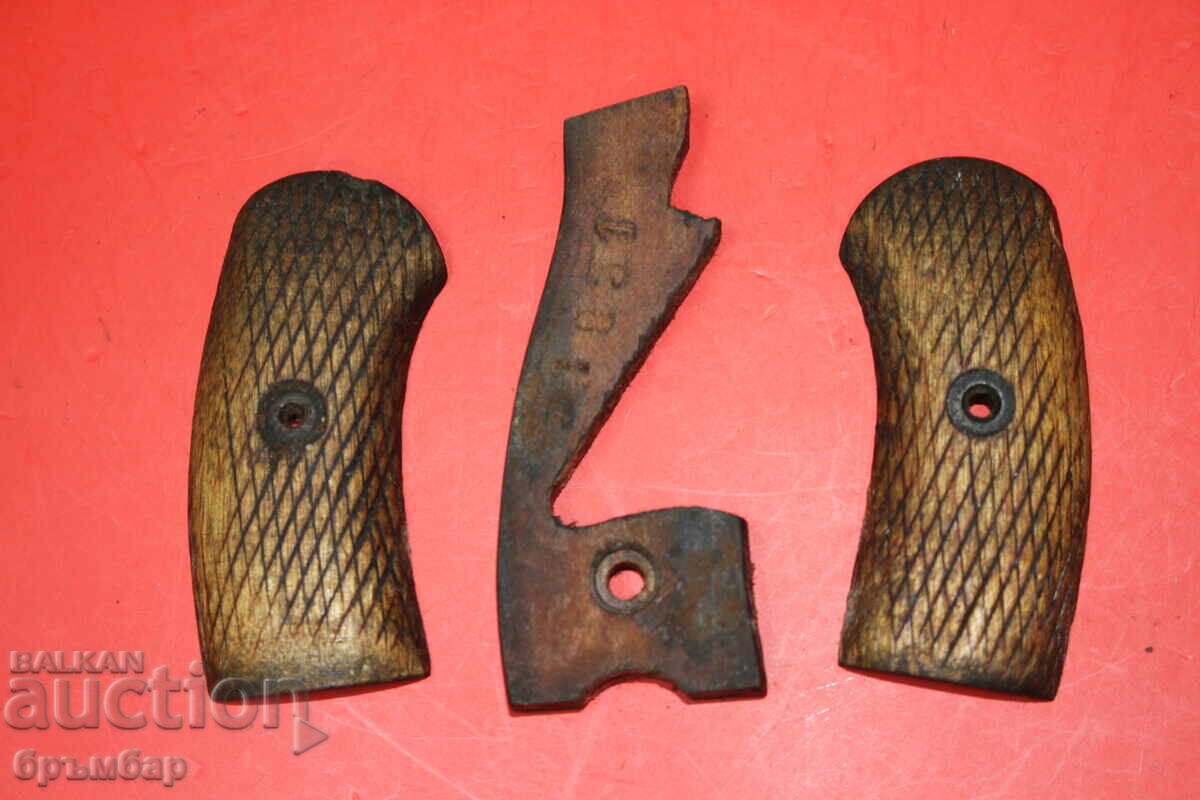 Ρωσικά ξύλινα χερούλια για ρεβόλβερ Nagant (Ναγκάν) κομισάριου Ρωσικά ξύλινα χερούλια για ρεβόλβερ Nagant (Ναγκάν) κομισάριου