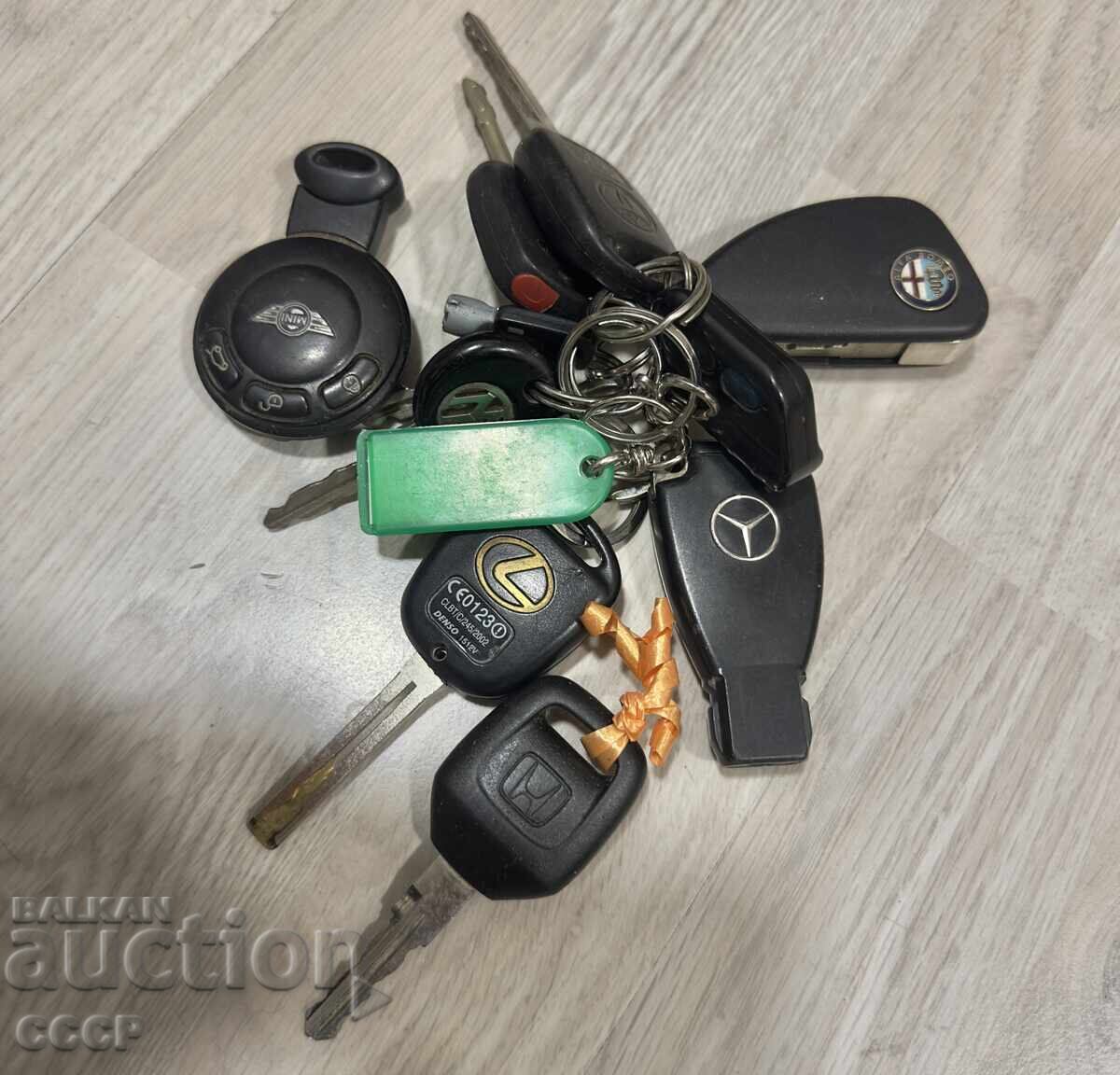 Лот Автомобилни Ключове