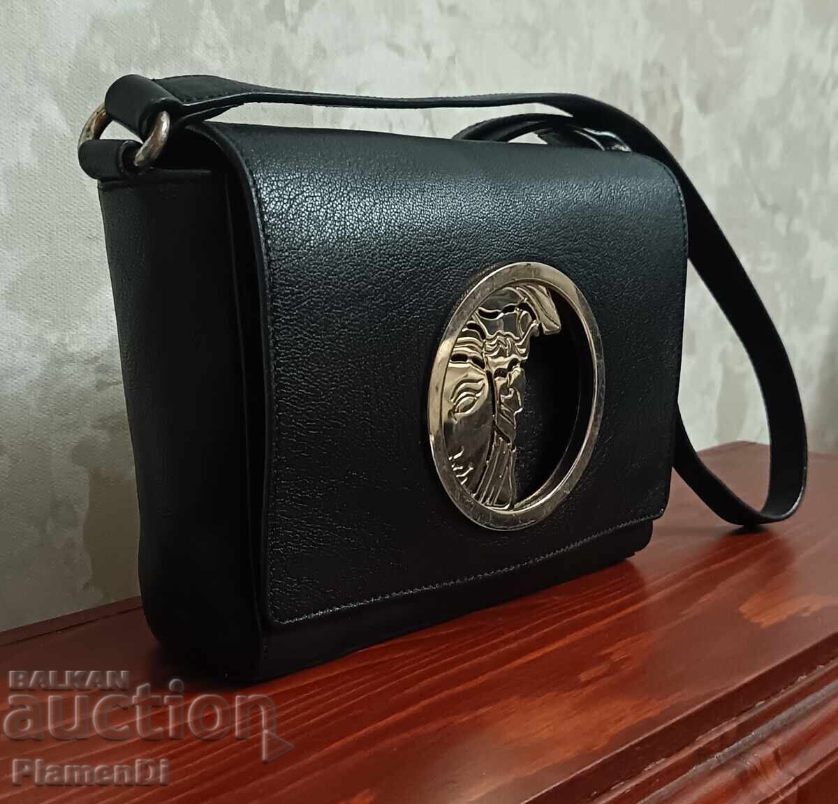 Τσάντα Γυναικεία VERSACE Collection με τιμή € 115.00 | 224.92 BGN