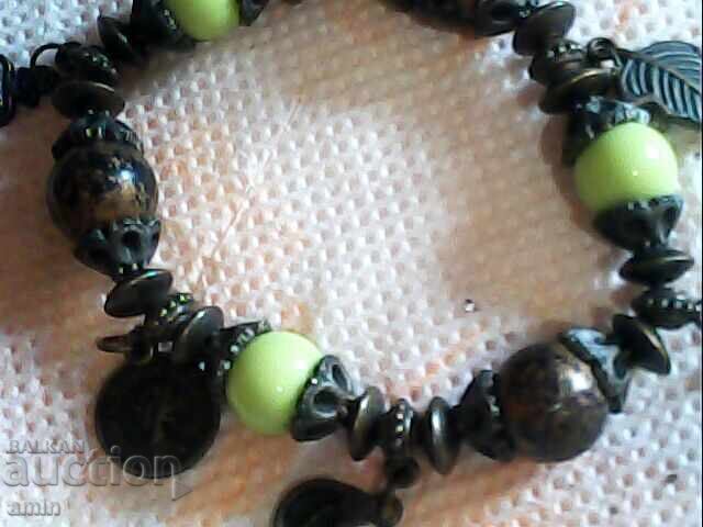 красива гривна с цена € 3.00 | 5.87 лв.