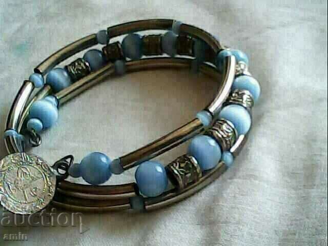 Παλιά πέτρα από φυσικό λίθο με νόμισμα με τιμή € 5.00 | 9.78 BGN Παλιά πέτρα από φυσικό λίθο με νόμισμα με τιμή € 5.00 | 9.78 BGN