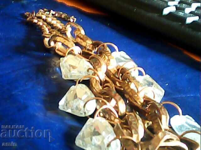 Παράδοση Όμορφο, παλιό, επιχρυσωμένο κολιέ με μεγάλα κρύσταλλα Παράδοση Όμορφο, παλιό, επιχρυσωμένο κολιέ με μεγάλα κρύσταλλα