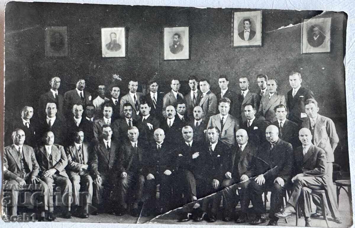 Întâlnire de intelectuali