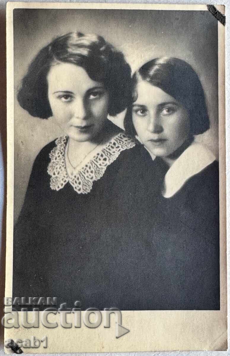 Ρούσε Φωτο Σταυρέφ 1931 Δύο συμμαθήτριες