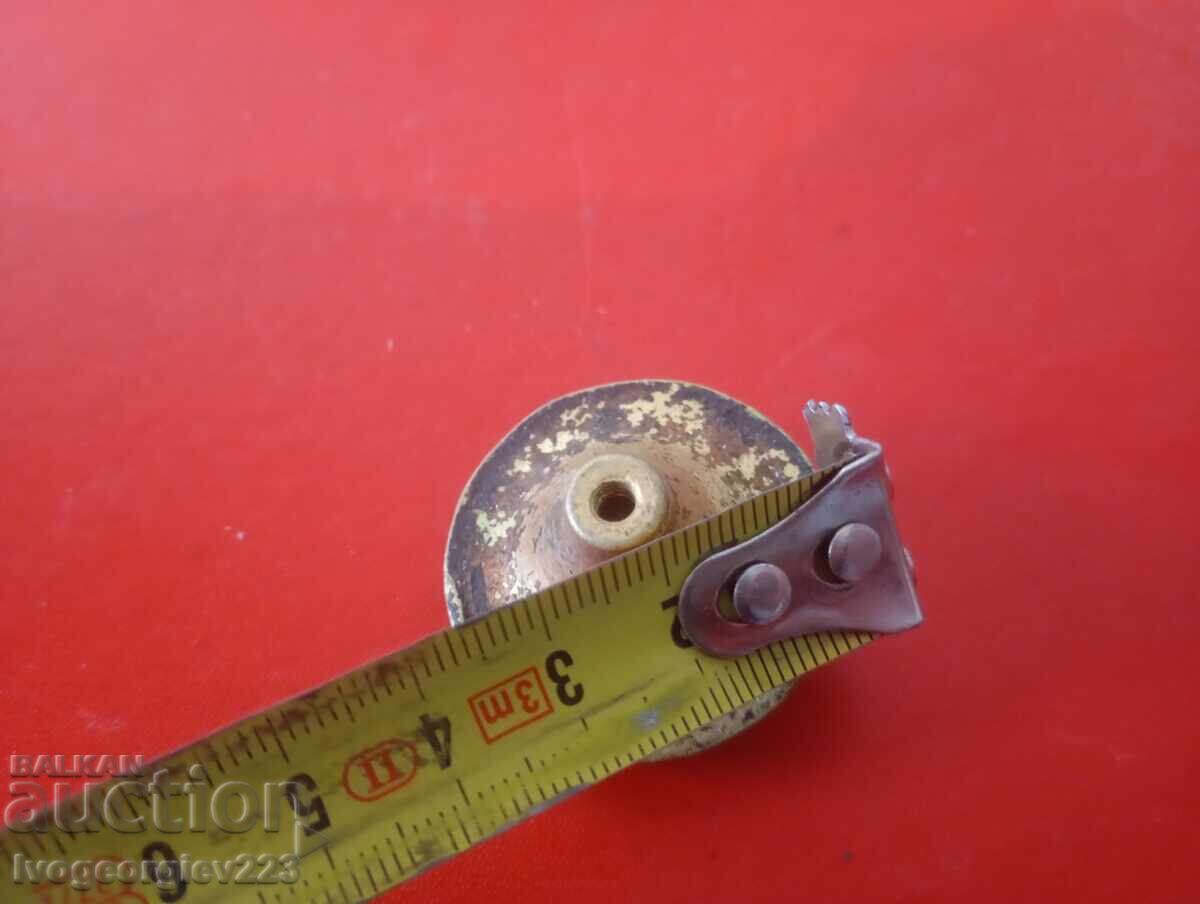 Винтидж дръжка за мебел с цена € 11.00 | 21.51 лв. Винтидж дръжка за мебел с цена € 11.00 | 21.51 лв.