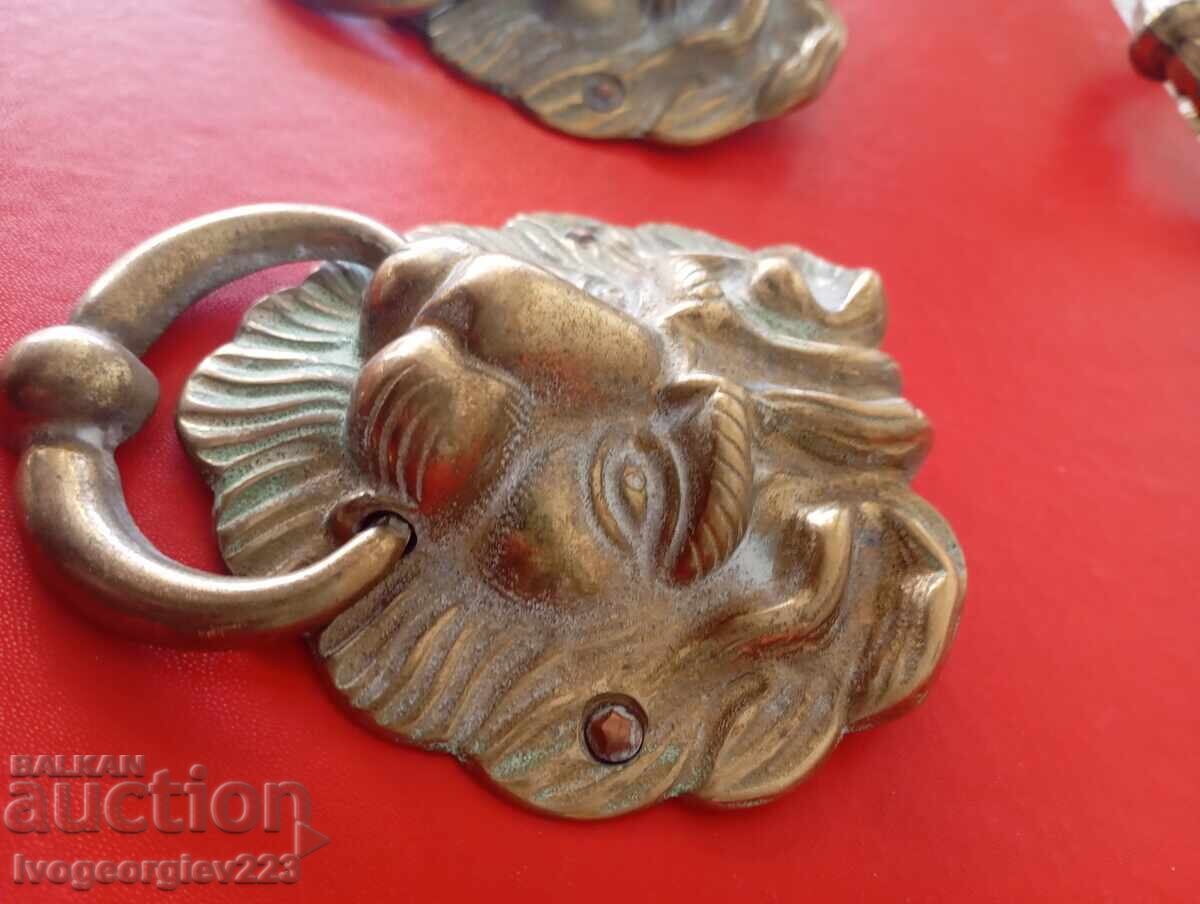 Application set - lion head with price € 21.00 | 41.07 BGN Application set - lion head with price € 21.00 | 41.07 BGN