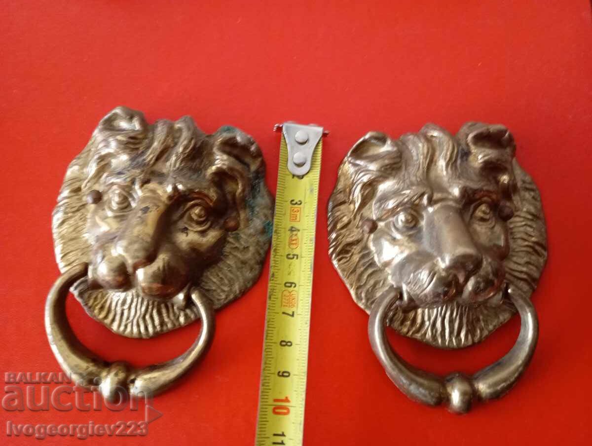 Set aplicații - cap de leu Set aplicații - cap de leu