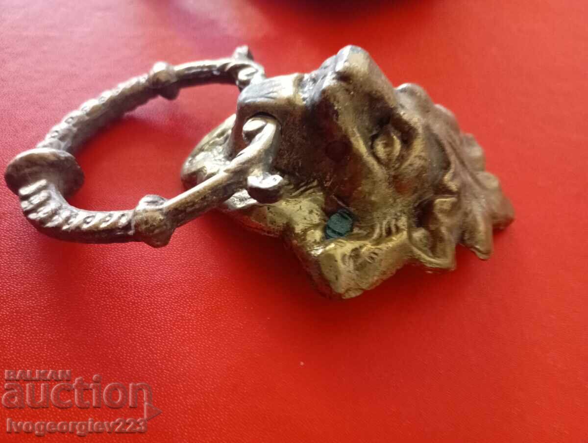 Application set - lion head with price € 21.00 | 41.07 BGN Application set - lion head with price € 21.00 | 41.07 BGN