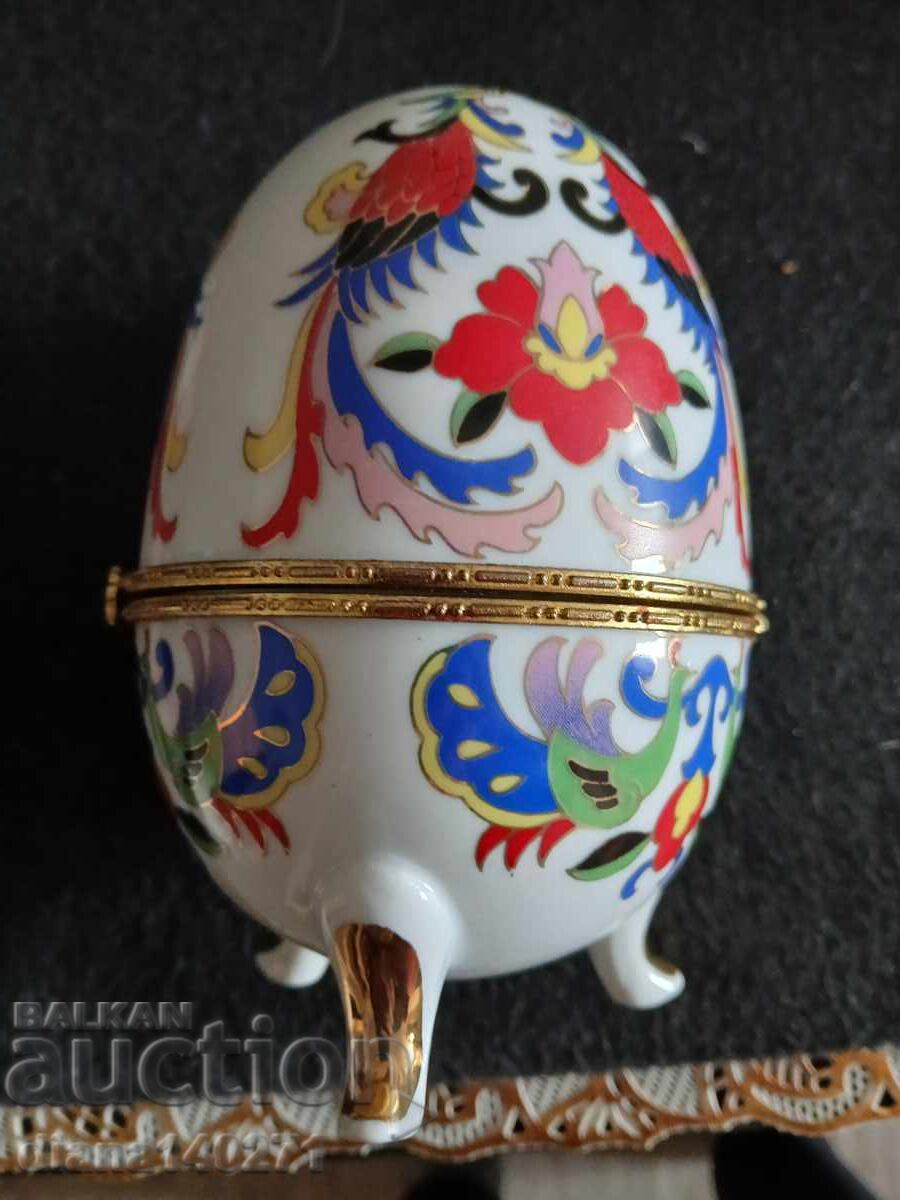 Μεγάλο αυγό τύπου "Φαμπερζέ" με τιμή € 18.00 | 35.20 BGN Μεγάλο αυγό τύπου "Φαμπερζέ" με τιμή € 18.00 | 35.20 BGN