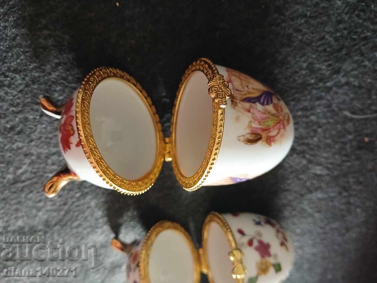 Παράδοση Από αυγά-κοσμήματα τύπου "Φαμπερζέ" Παράδοση Από αυγά-κοσμήματα τύπου "Φαμπερζέ"