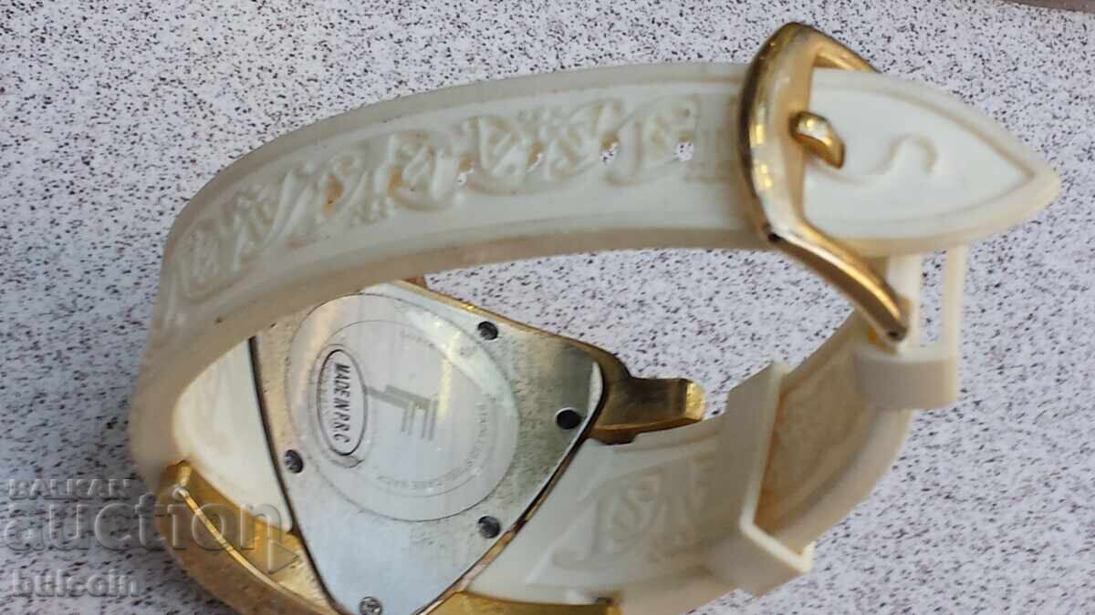 ДАМСКИ КВАРЦОВ часовник FERRUCCI с цена € 10.00 | 19.56 лв.