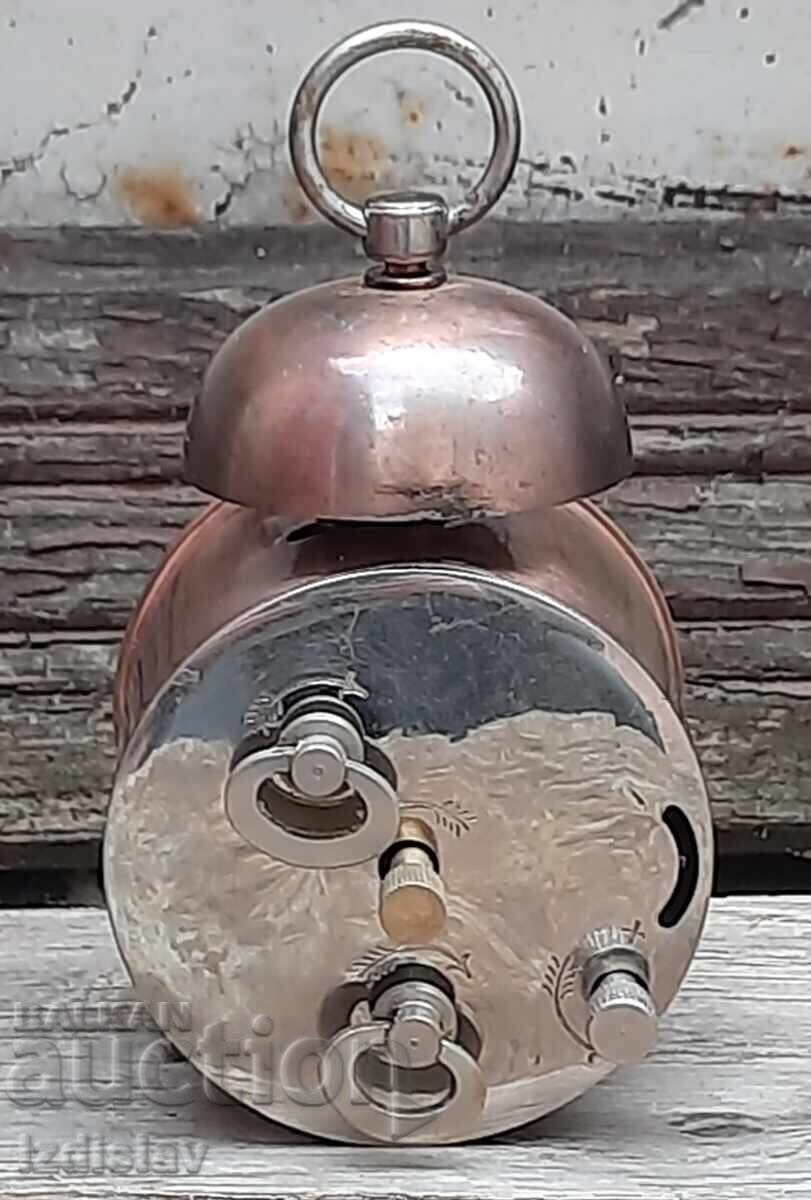 Auction Small stylish 100-year-old Junghans alarm clock Auction Small stylish 100-year-old Junghans alarm clock