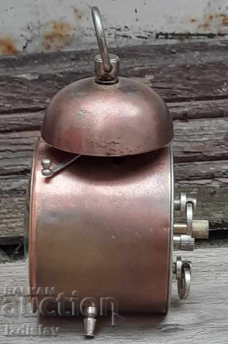 Delivery of Small stylish 100-year-old Junghans alarm clock Delivery of Small stylish 100-year-old Junghans alarm clock