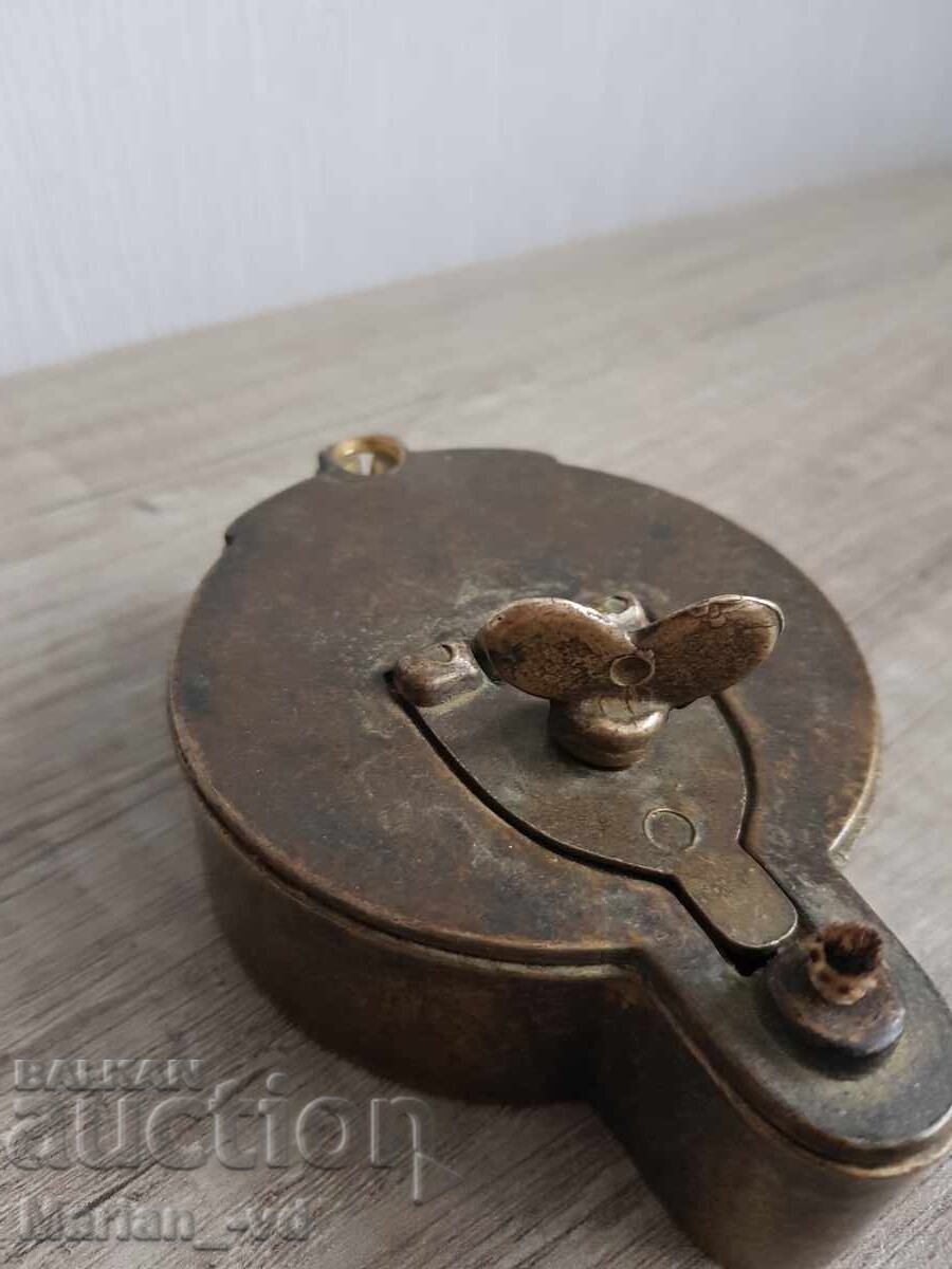 Παλιά μπρούτζινη μεταλλευτική λάμπα με τιμή € 50.00 | 97.79 BGN