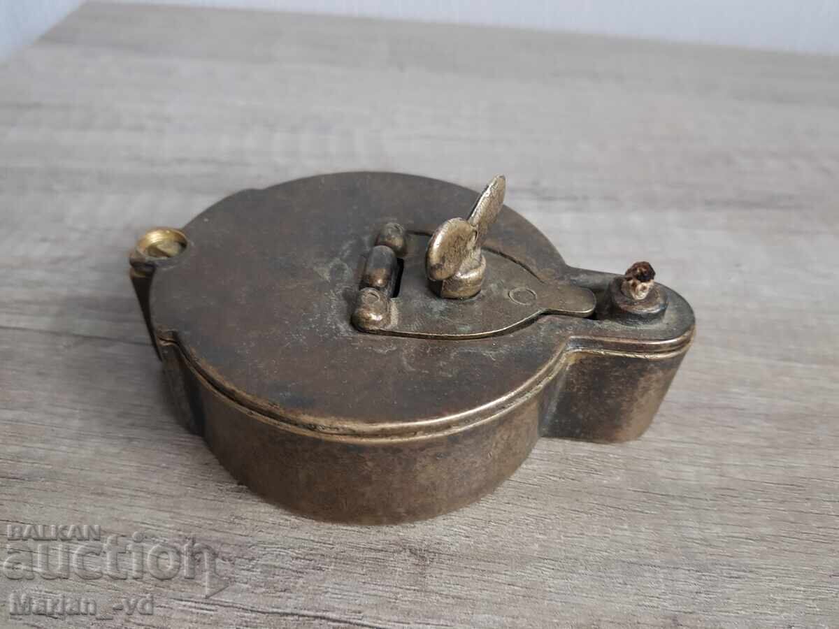 Παλιά μπρούτζινη μεταλλευτική λάμπα