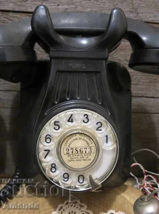 Telefon de perete din bachelită cu preț € 92.03 | 180.00 BGN