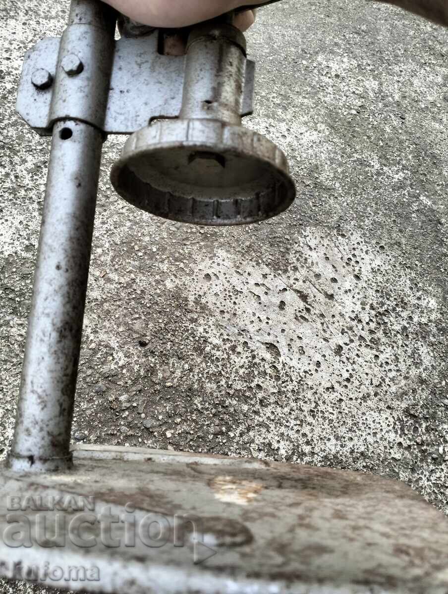 Delivery of Old jar stopper