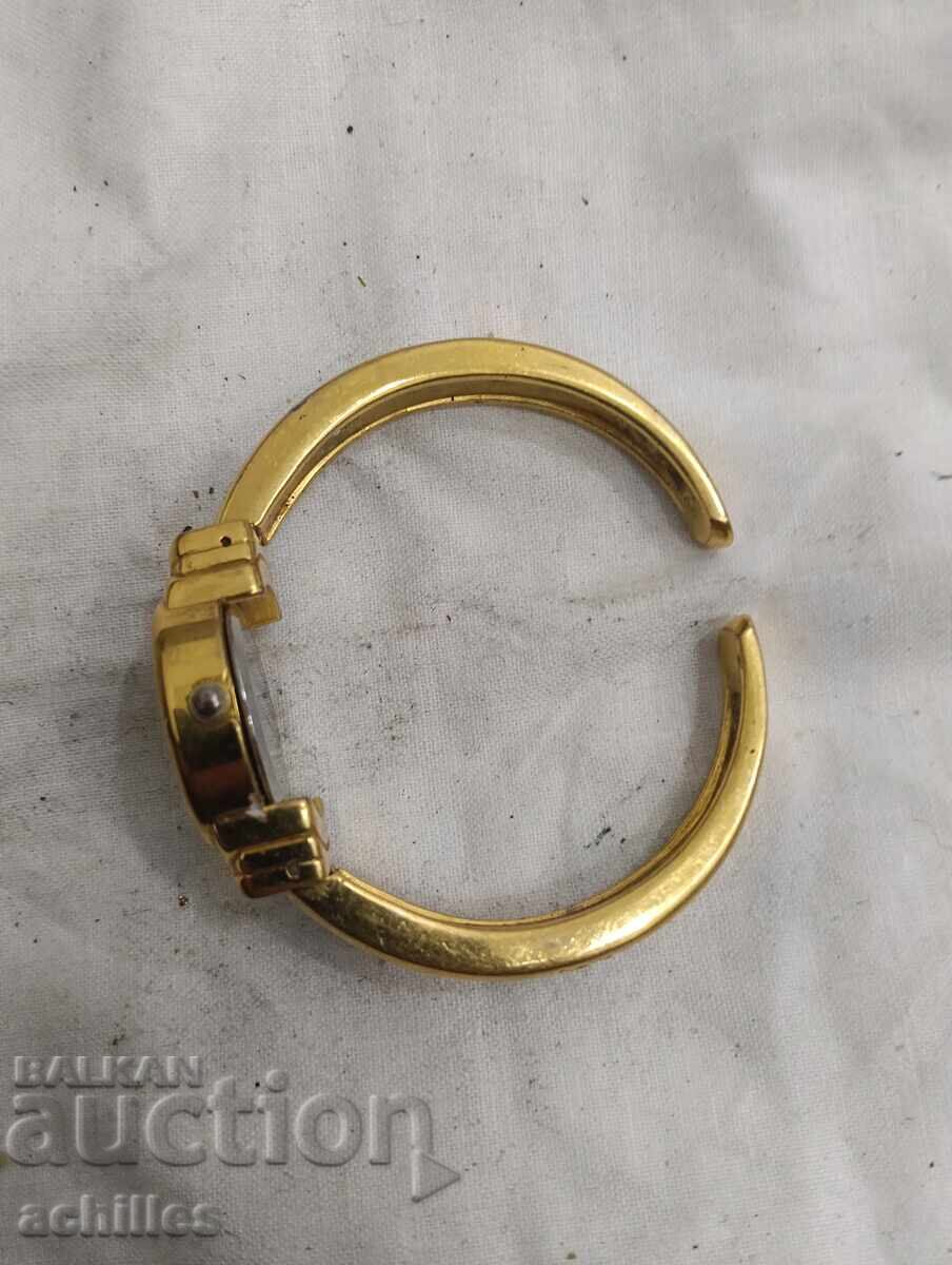 Ceas de damă placat cu aur cu preț € 13.00 | 25.43 BGN Ceas de damă placat cu aur cu preț € 13.00 | 25.43 BGN