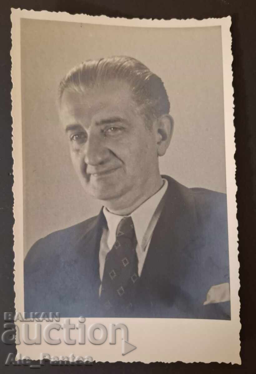 Fotografie veche, portret masculin făcut la Viena Fotografie veche, portret masculin făcut la Viena