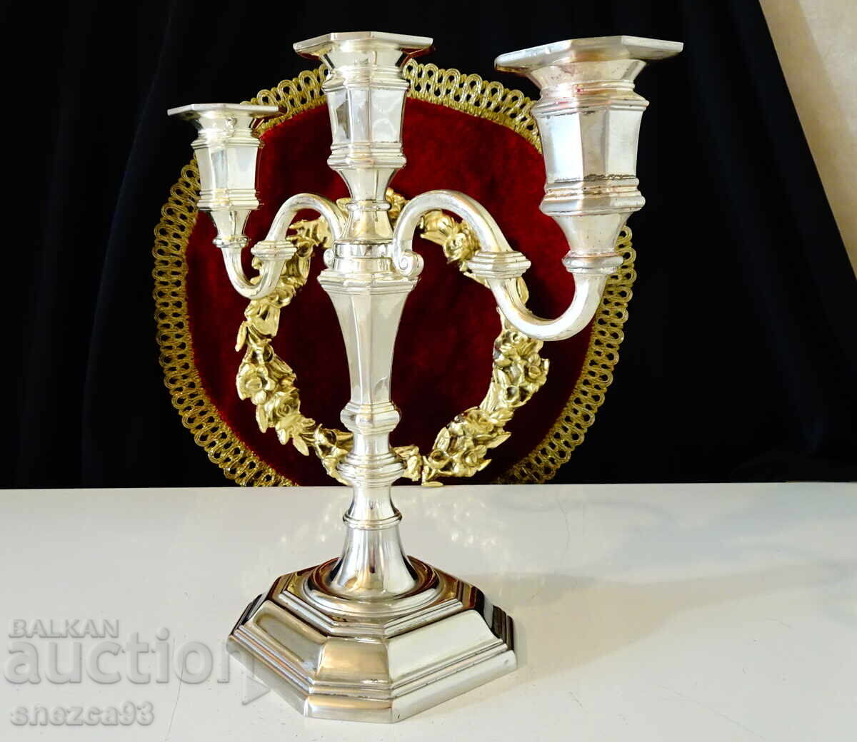 Licitație Sfeșnic argintat triplu, sfeșnic triplu din cupru Licitație Sfeșnic argintat triplu, sfeșnic triplu din cupru