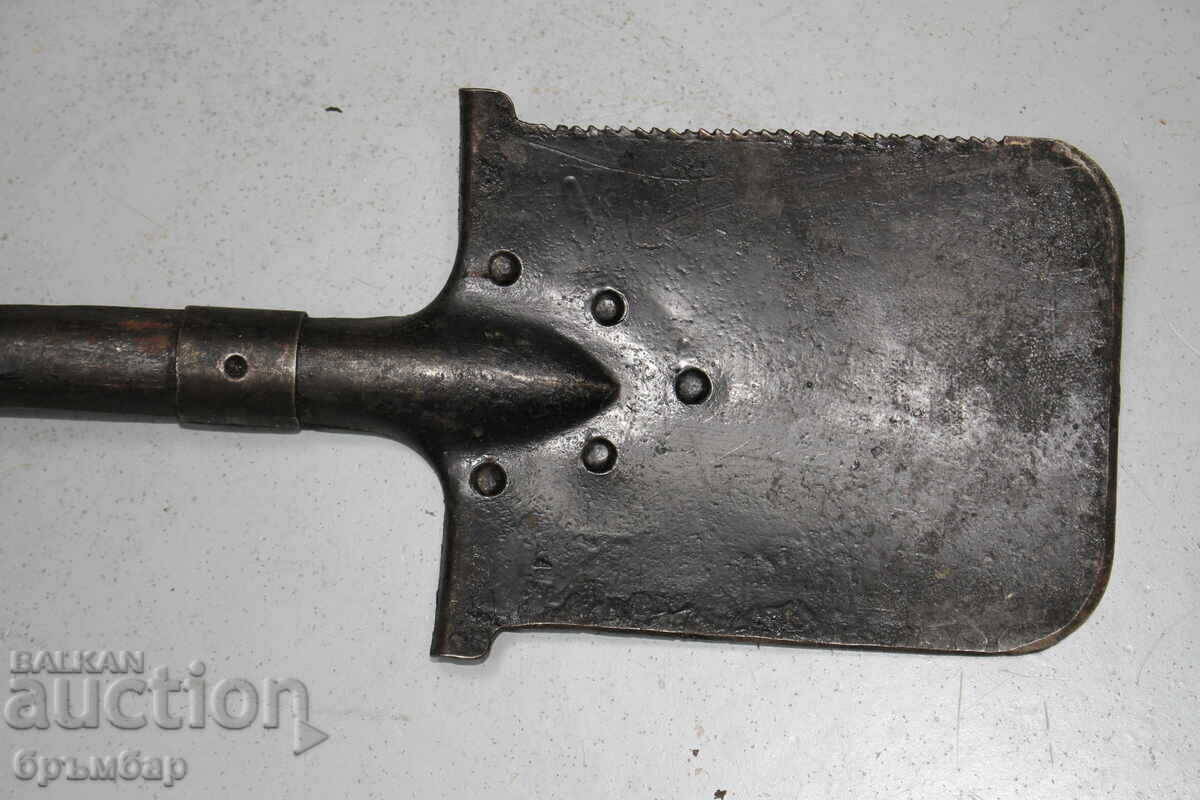 Lopata voenna ot Pŭrvata Svetovna voĭna s trion cu preț € 50.00 | 97.79 BGN