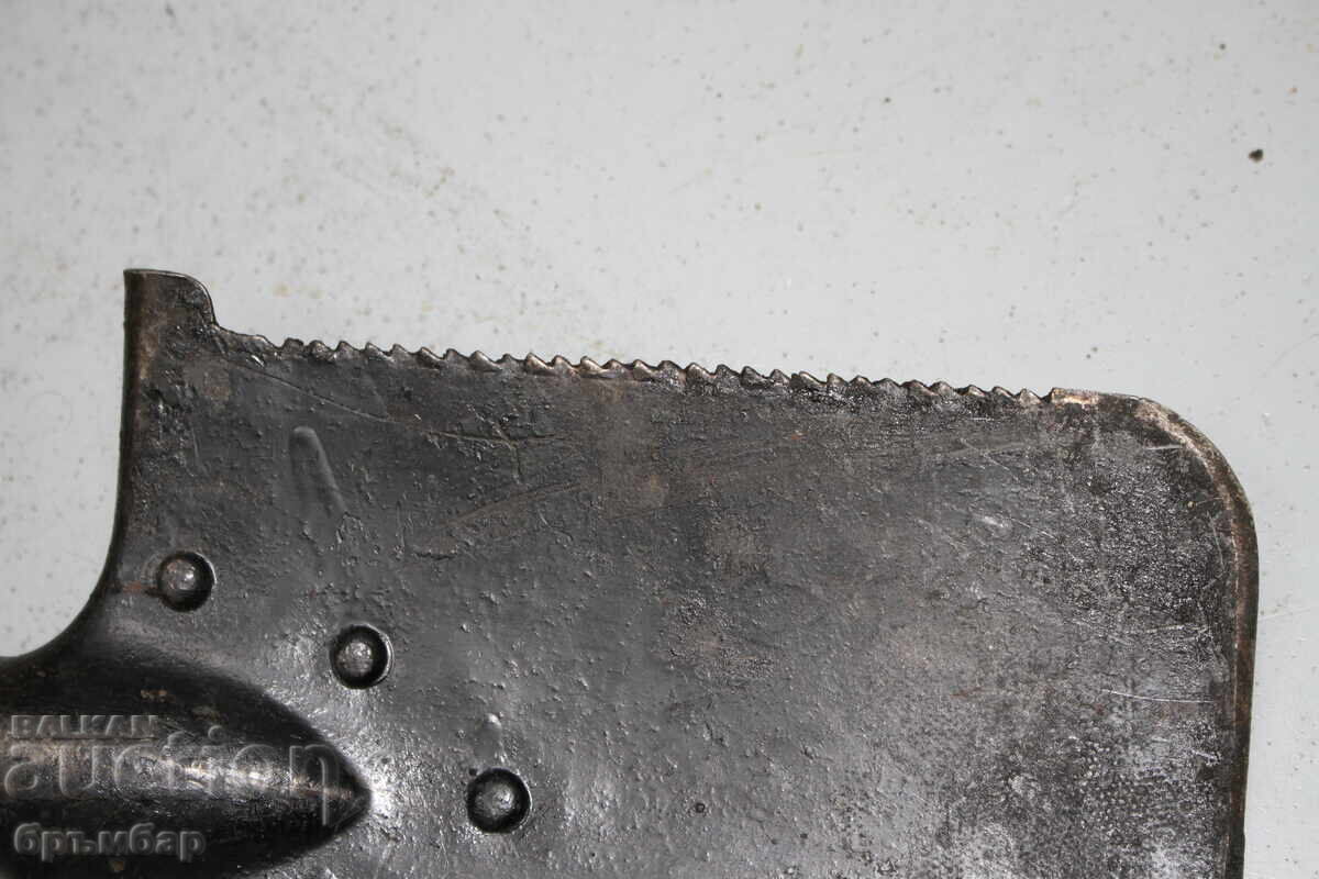 Livrarea Lopata voenna ot Pŭrvata Svetovna voĭna s trion