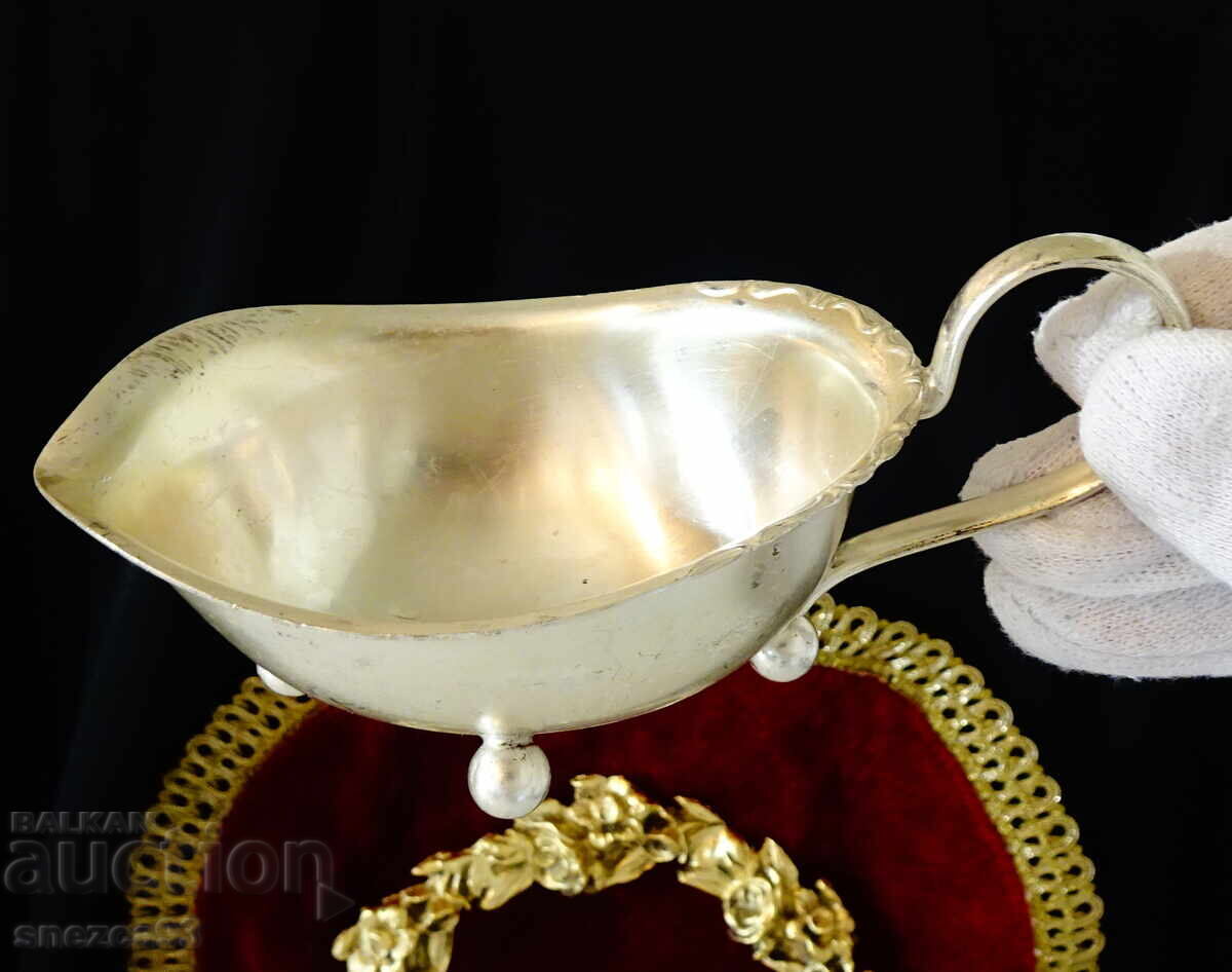 Ασημένια σαλτσιέρα, κανάτα 160 ml με τιμή € 8.00 | 15.65 BGN Ασημένια σαλτσιέρα, κανάτα 160 ml με τιμή € 8.00 | 15.65 BGN