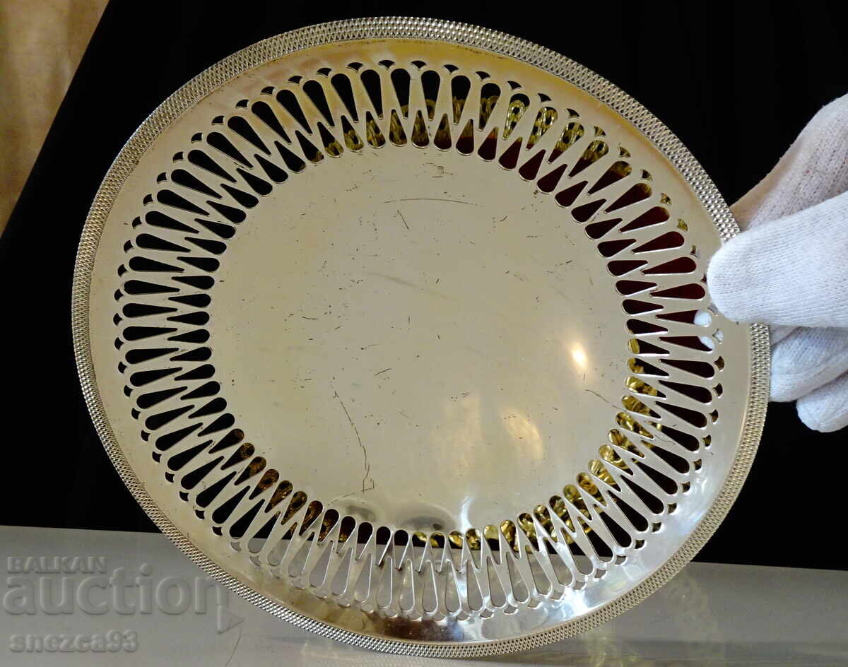 Delivery of Silver-plated fruit bowl, candy dish, relief, openwork Delivery of Silver-plated fruit bowl, candy dish, relief, openwork