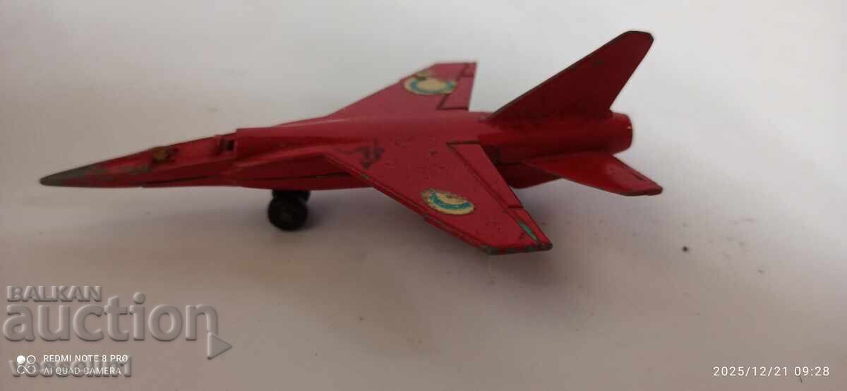 Jucărie veche, aruncător de sulițe, avion Matchbox cu preț € 9.00 | 17.60 BGN