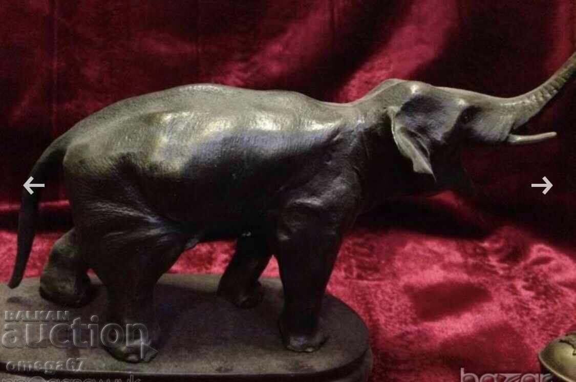 Κουνιστό ρολόι-αγαλματάκι!!! με τιμή € 650.00 | 1271.29 BGN Κουνιστό ρολόι-αγαλματάκι!!! με τιμή € 650.00 | 1271.29 BGN