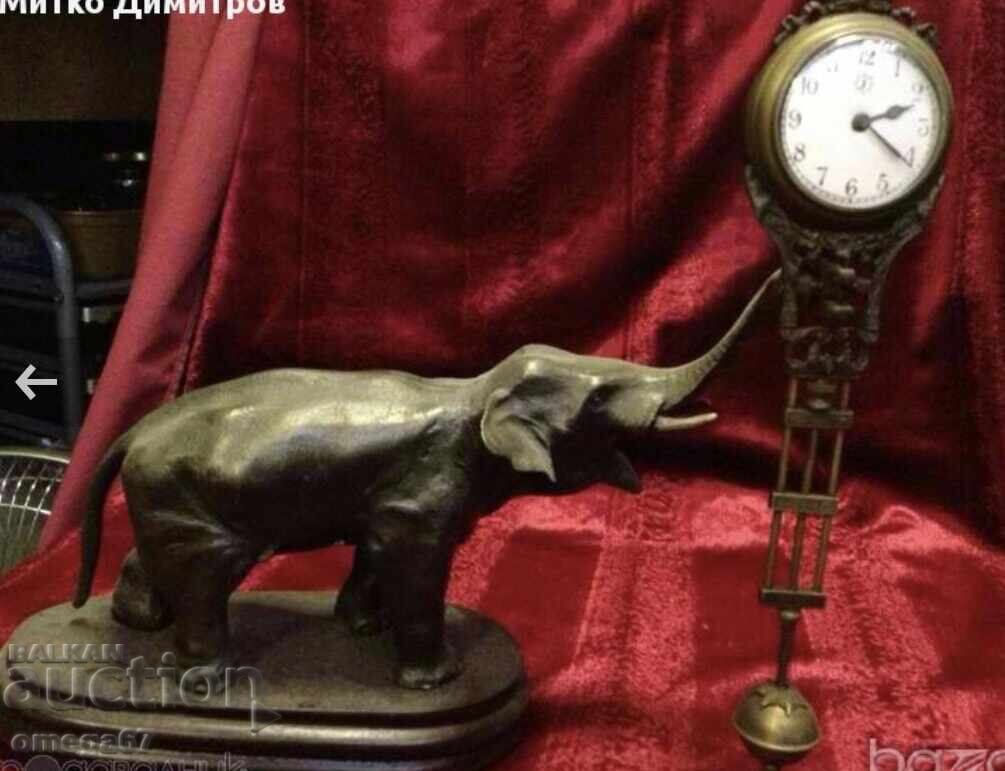 Κουνιστό ρολόι-αγαλματάκι!!! Κουνιστό ρολόι-αγαλματάκι!!!