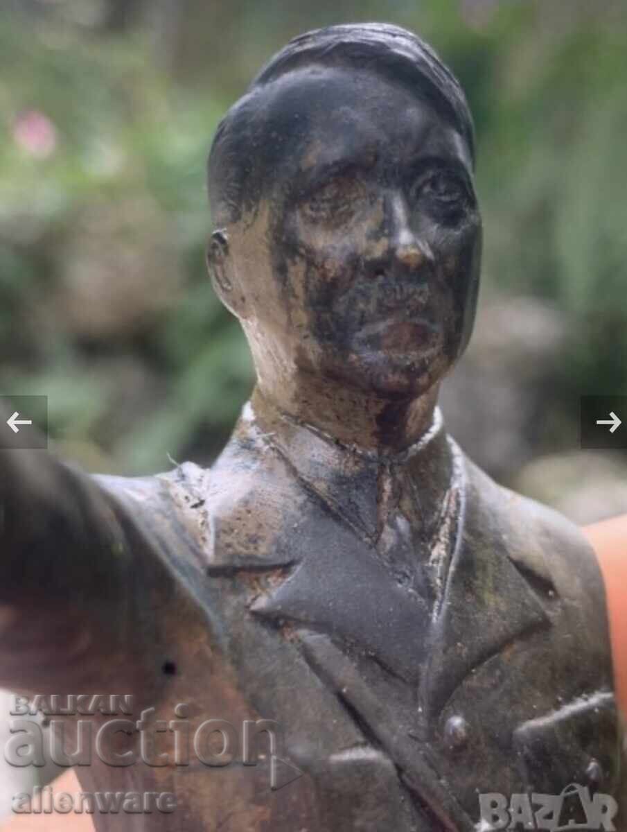 Δημοπρασία Χάρτινο αγαλματίδιο του Α. Χίτλερ