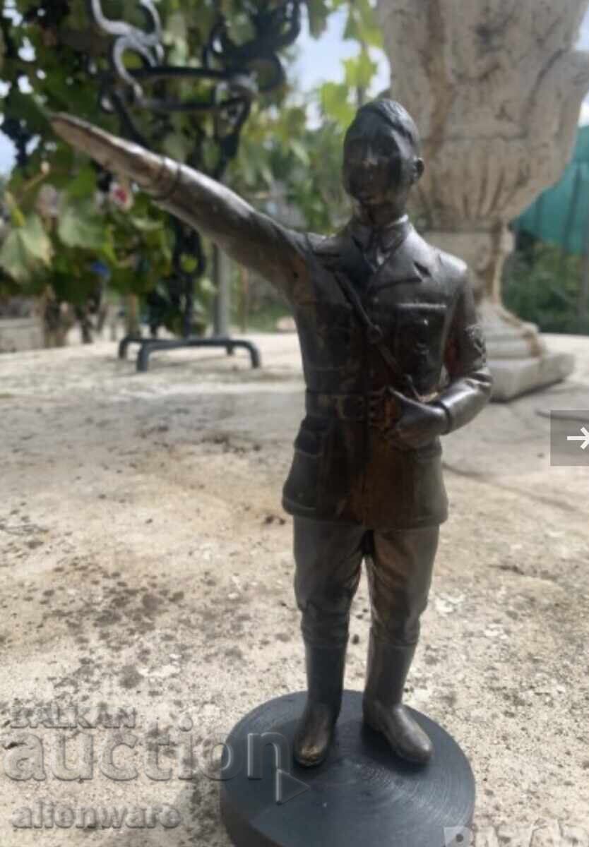 Χάρτινο αγαλματίδιο του Α. Χίτλερ