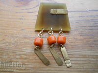 Broșă veche cu pandantive din coral roșu