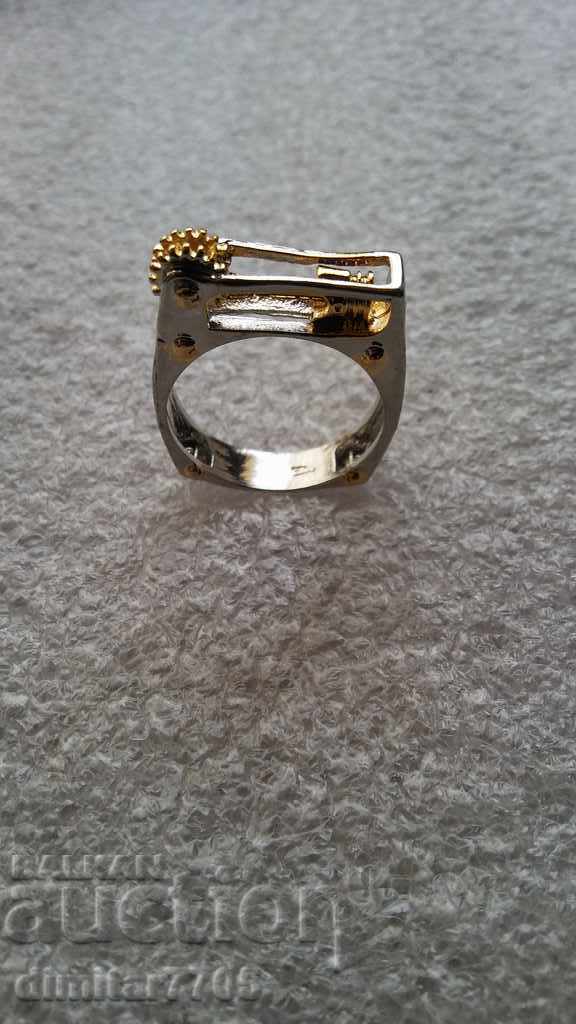 Луксозен Пръстен на Механика с цена € 1.00 | 1.96 лв. Луксозен Пръстен на Механика с цена € 1.00 | 1.96 лв.