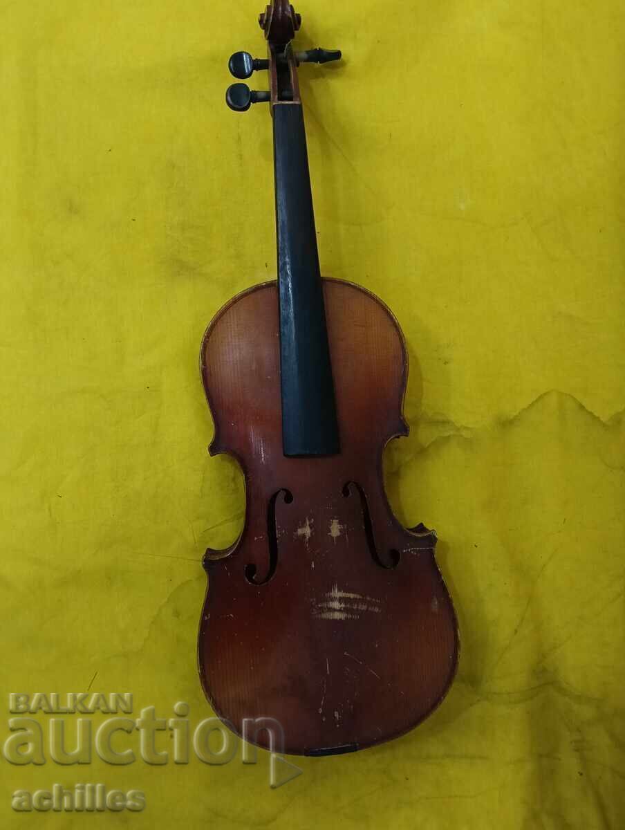 Παλιό βιολί για επισκευή