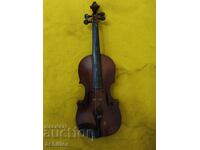 Ένα παλιό βιολί