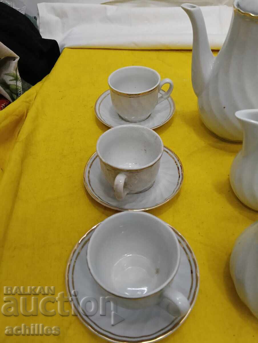 Аукцион Български порцеланов сервиз Аукцион Български порцеланов сервиз