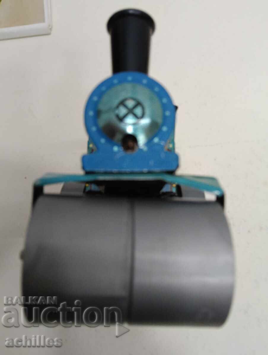 Τσέχικο παιχνίδι - κύλινδρος με τιμή € 15.00 | 29.34 BGN Τσέχικο παιχνίδι - κύλινδρος με τιμή € 15.00 | 29.34 BGN