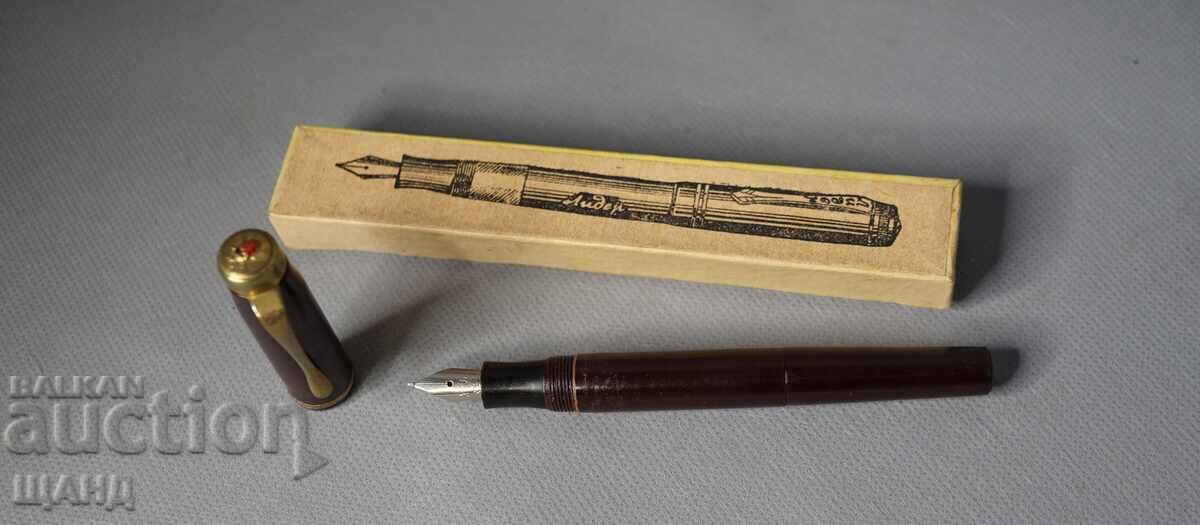 Lider Stilou vechi din bachelită cu cutie capac cu buburuză Lider Stilou vechi din bachelită cu cutie capac cu buburuză