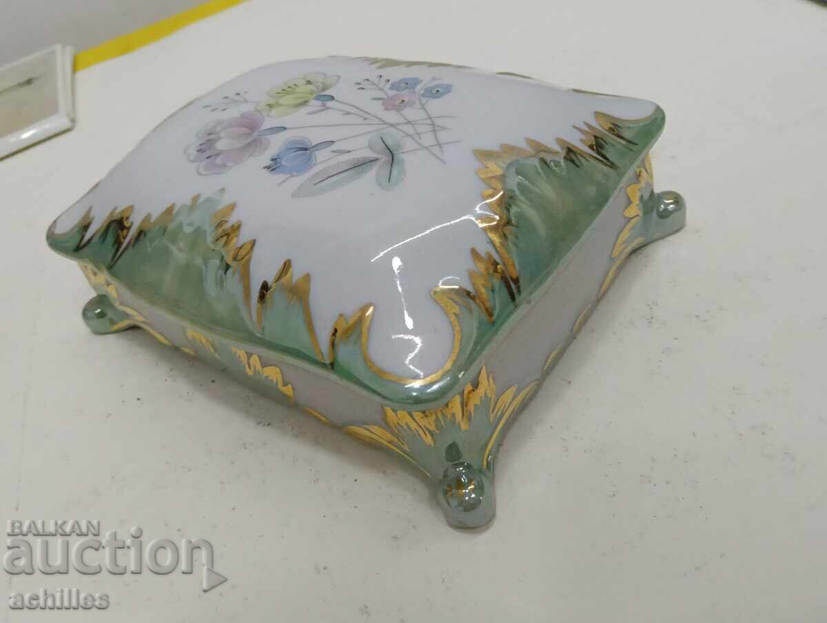 Livrarea Cutie de porțelan bulgărească