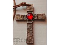 Μεγάλος χάλκινος σταυρός, μενταγιόν