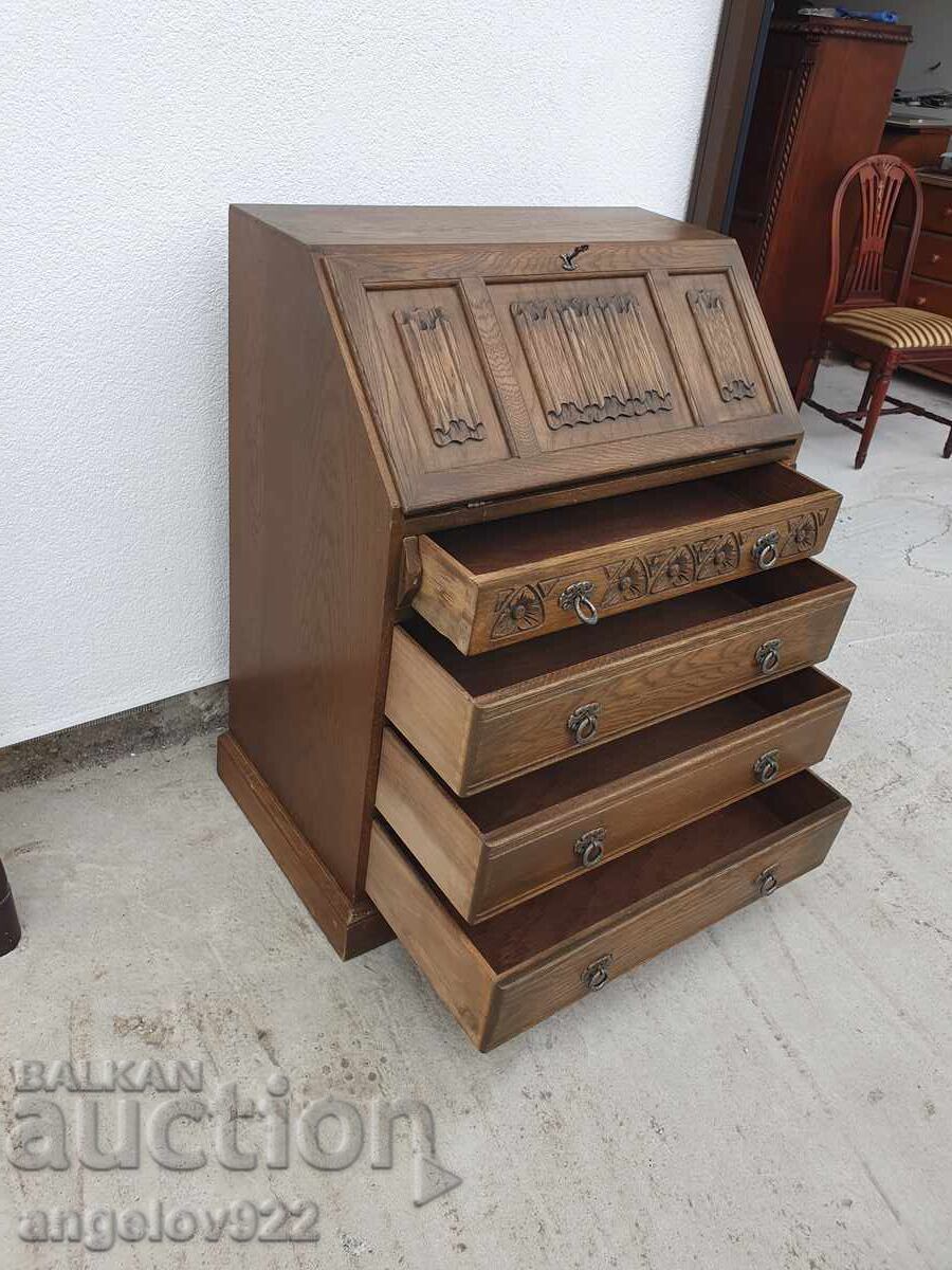 Delivery of Beautiful vintage solid wood desk!!! Delivery of Beautiful vintage solid wood desk!!!