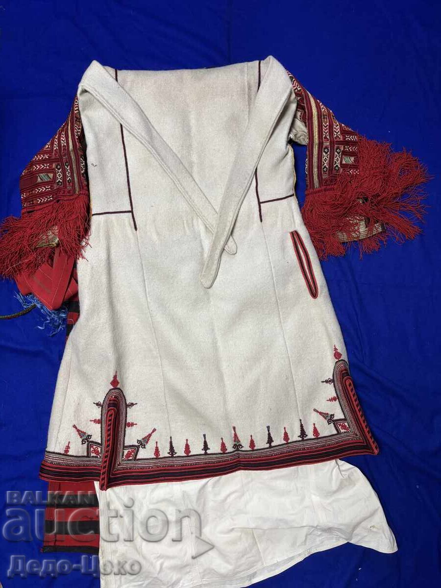 Доставка на Мияшка носия от село Галичник Доставка на Мияшка носия от село Галичник